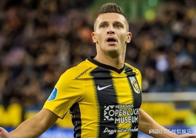 中场组织者 中场组织者