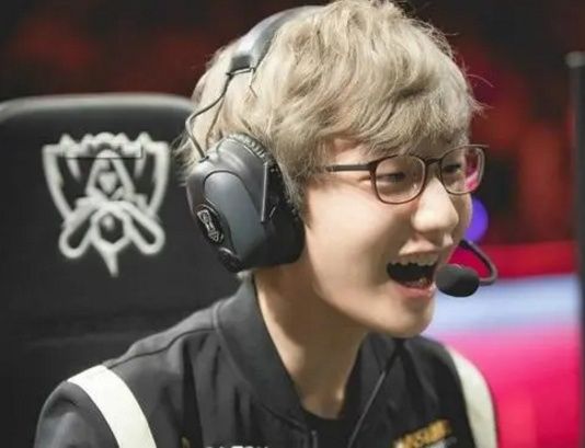 纽卡斯尔再 纽卡斯尔再